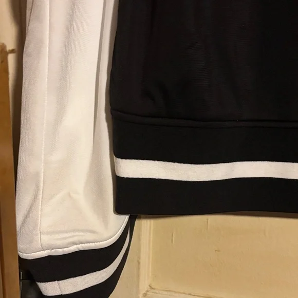 Rihanna  by Fenty Puma Black & White Bomber Jacket with flared sleeves UNIQUE - Picture 12 of 16